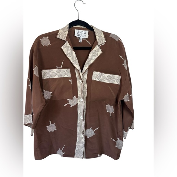 Agatha Brown Tops - Agatha Brown 100% Silk Button Blouse Chest Pockets Vintage Turtle Print Size 6